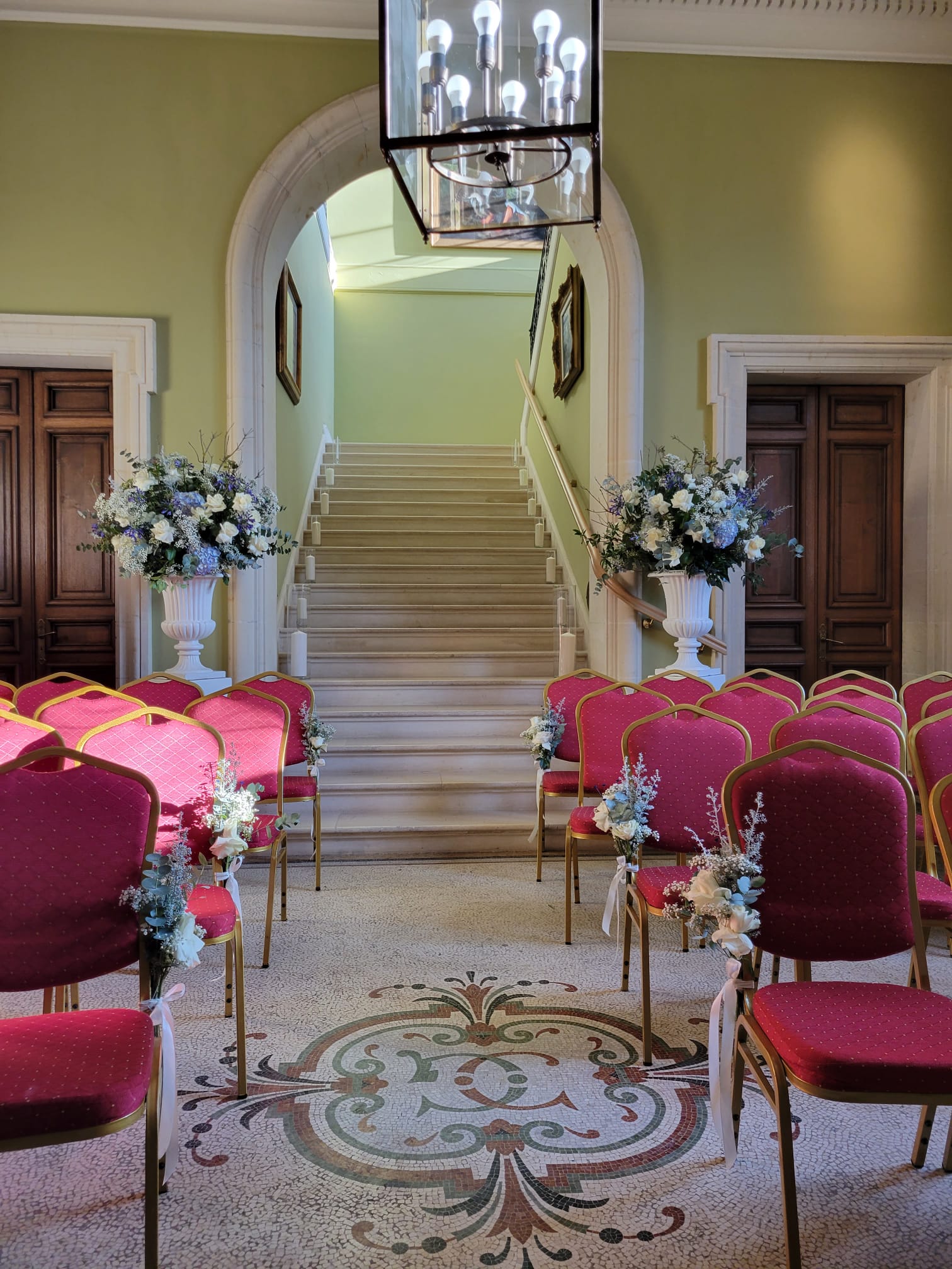 Ceremonie de mariage a l'interieur du Chateau Laverdines