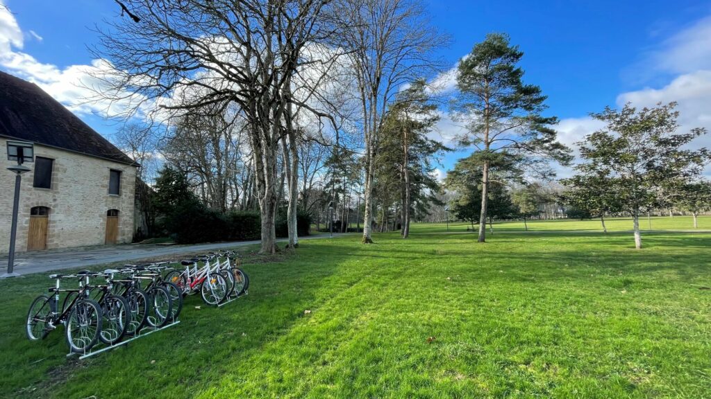 Velo disponible au chateau Laverdines